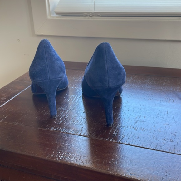 Cole Haan suede navy pumps Size 8N - Picture 4 of 5